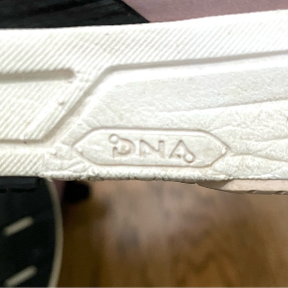 BROOKS Cushion Neutral Signal 3 athletic shoes black - Picture 9 of 10